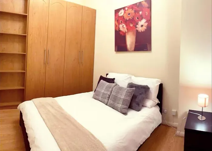 Elegant Chelsea One Bed